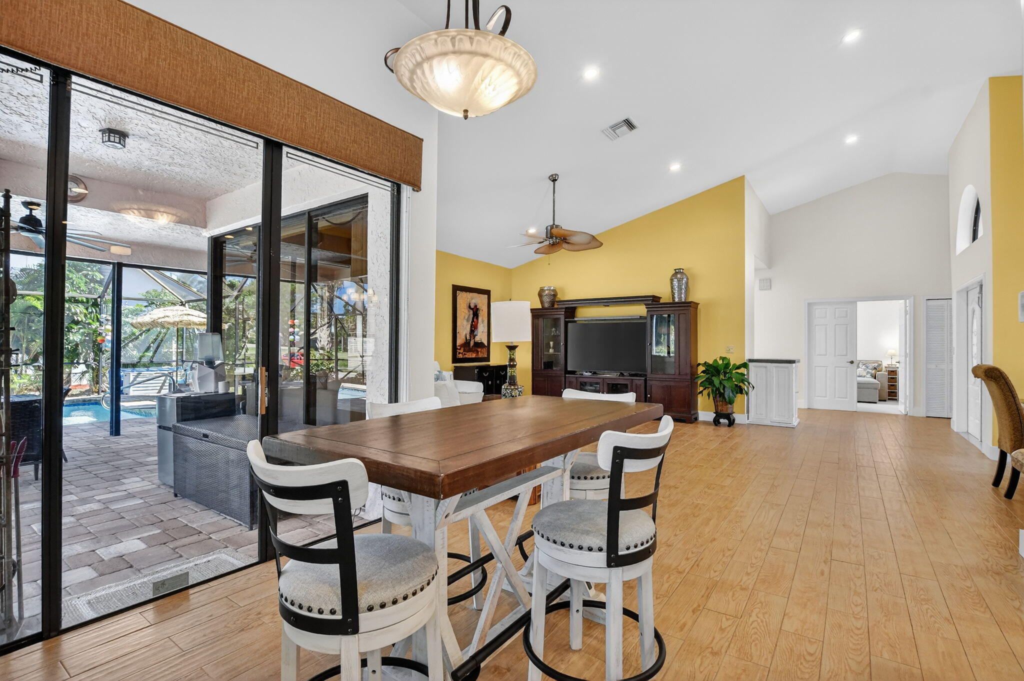 BOCA GREENS 9 - Residential