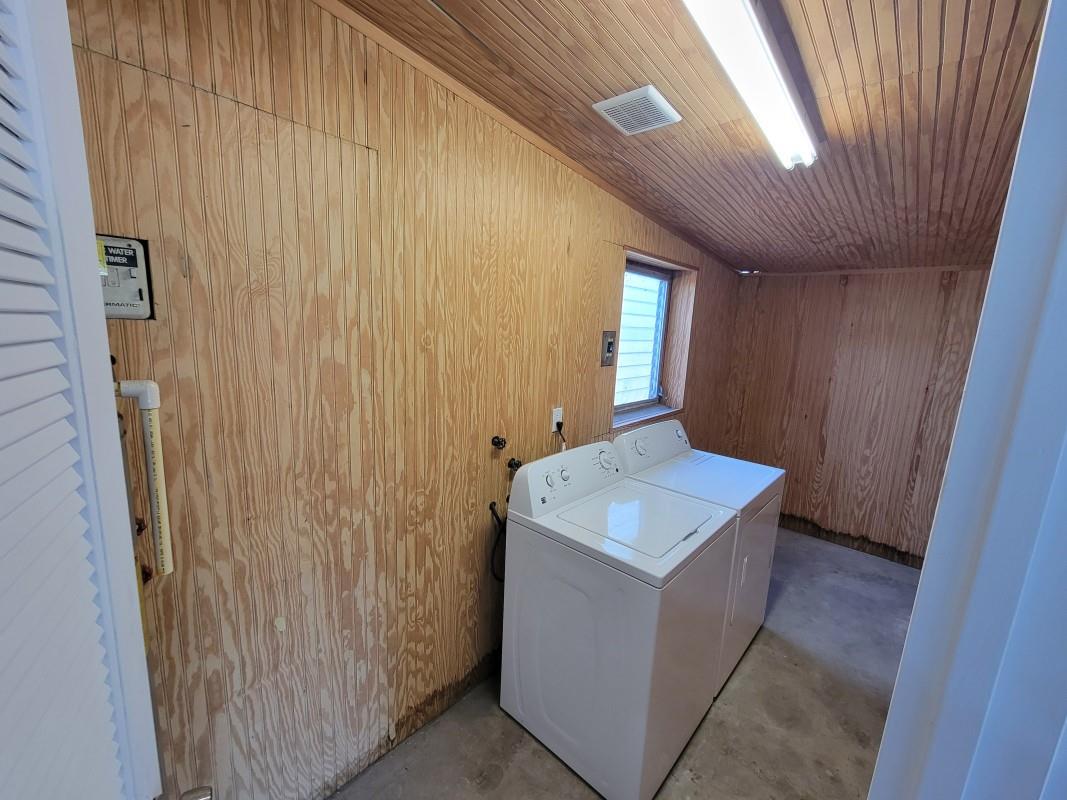 Central Miami Pt 04 - Residential Lease