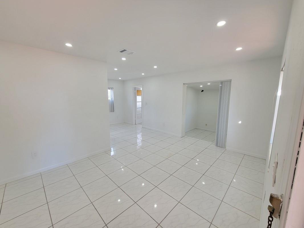 Central Miami Pt 04 - Residential Lease