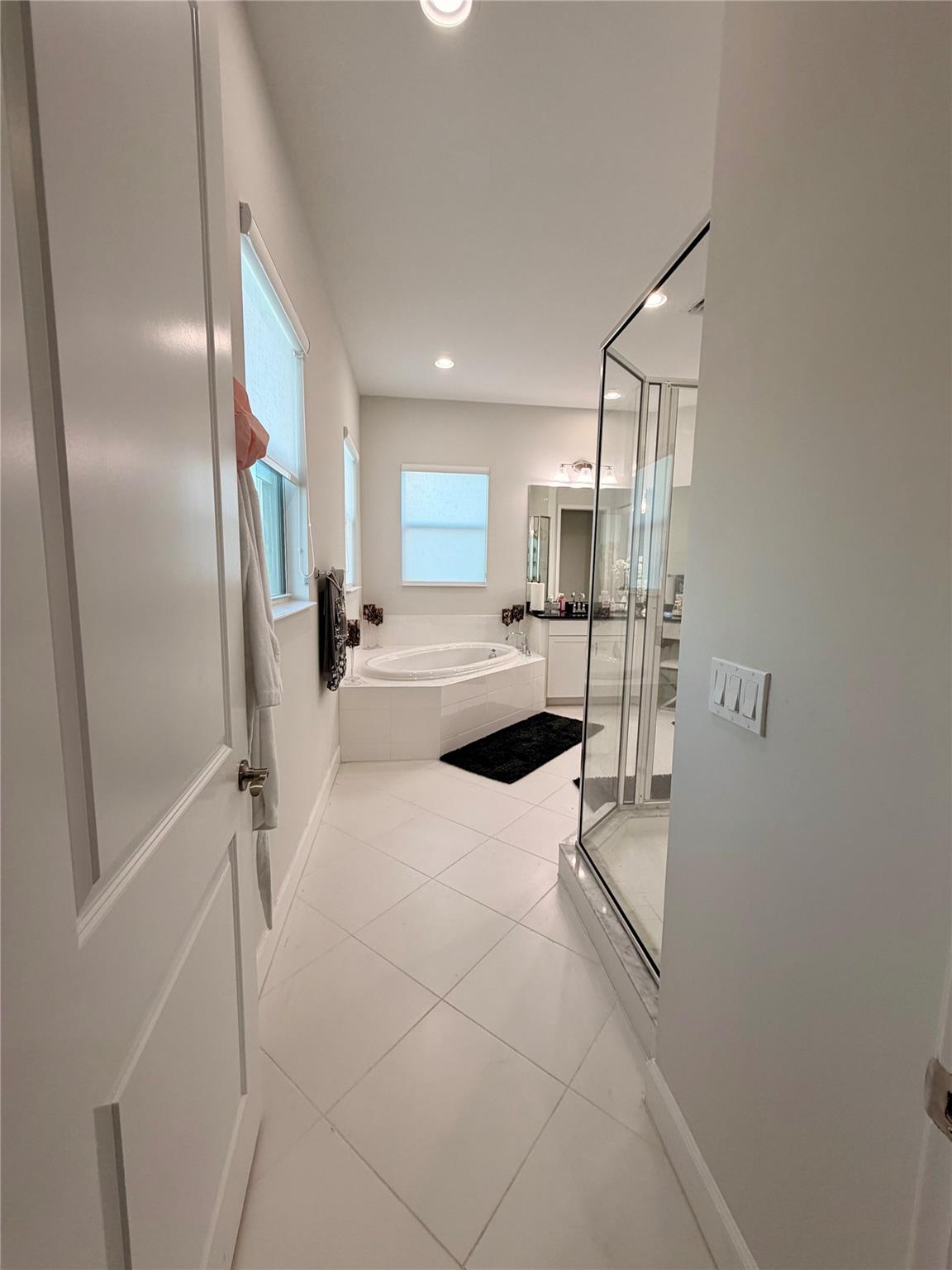 Orchards/Westlake Ph I - Residential Lease