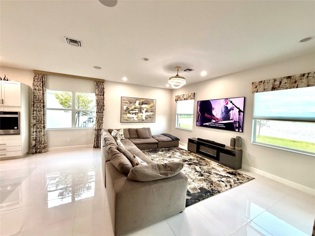 Orchards/Westlake Ph I - Residential Lease