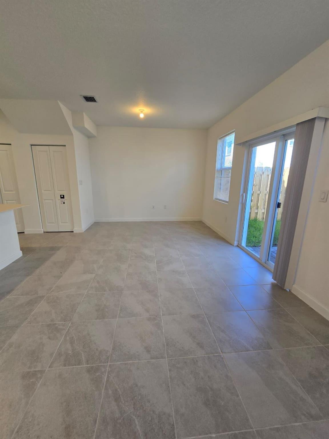 LOT 6 BLK 42 - Residential Lease