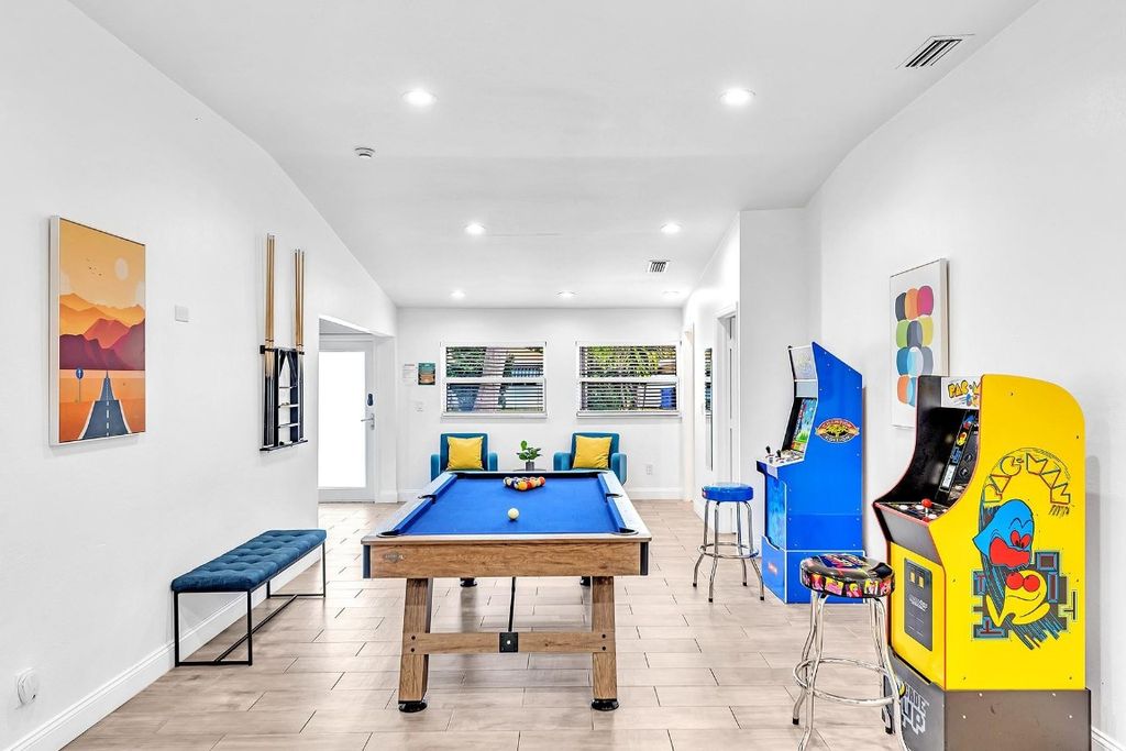 Photo of 1580 NE 35th Street, Fort Lauderdale, FL 33334 (MLS # F10532615)