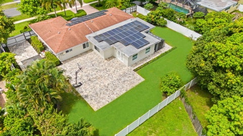 Tiny photo for 6131 SW 8th Street, Plantation, FL 33317 (MLS # B26051729)