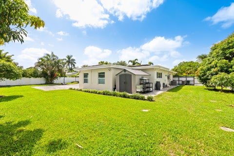 Tiny photo for 6131 SW 8th Street, Plantation, FL 33317 (MLS # B26051729)