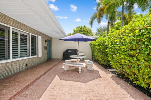 Tiny photo for 6131 SW 8th Street, Plantation, FL 33317 (MLS # B26051729)