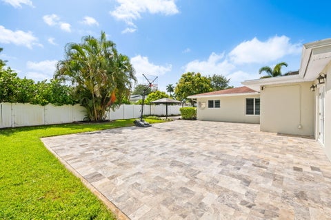 Tiny photo for 6131 SW 8th Street, Plantation, FL 33317 (MLS # B26051729)