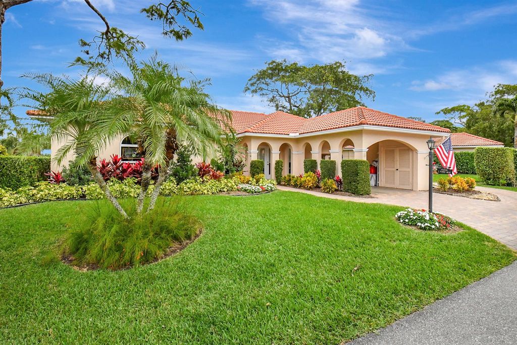 Photo of 9 Fairway Drive, Boynton Beach, FL 33436 (MLS # R10958960)