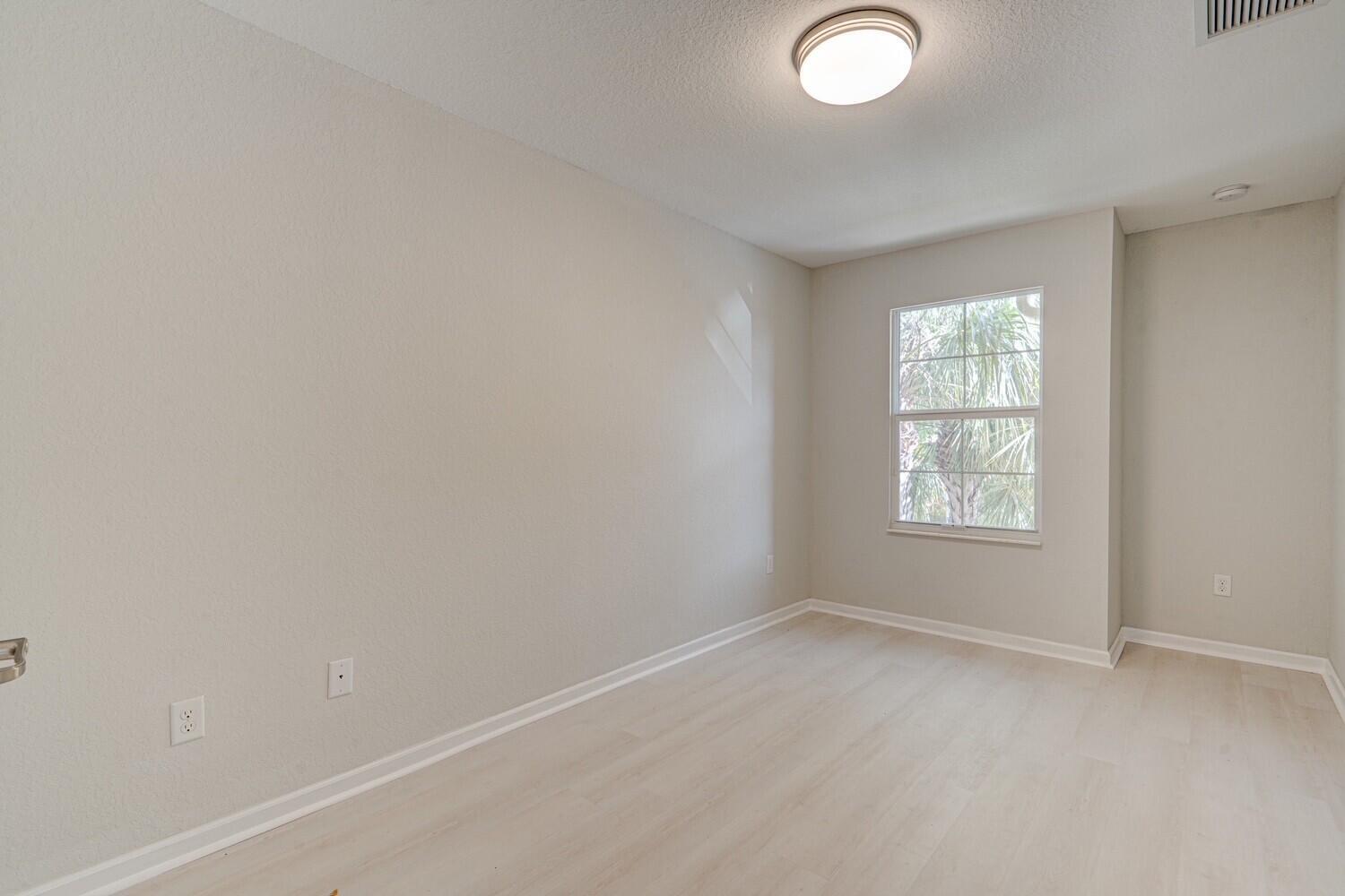 COLONY RESERVE AT LAKE WORTH - Residential Lease