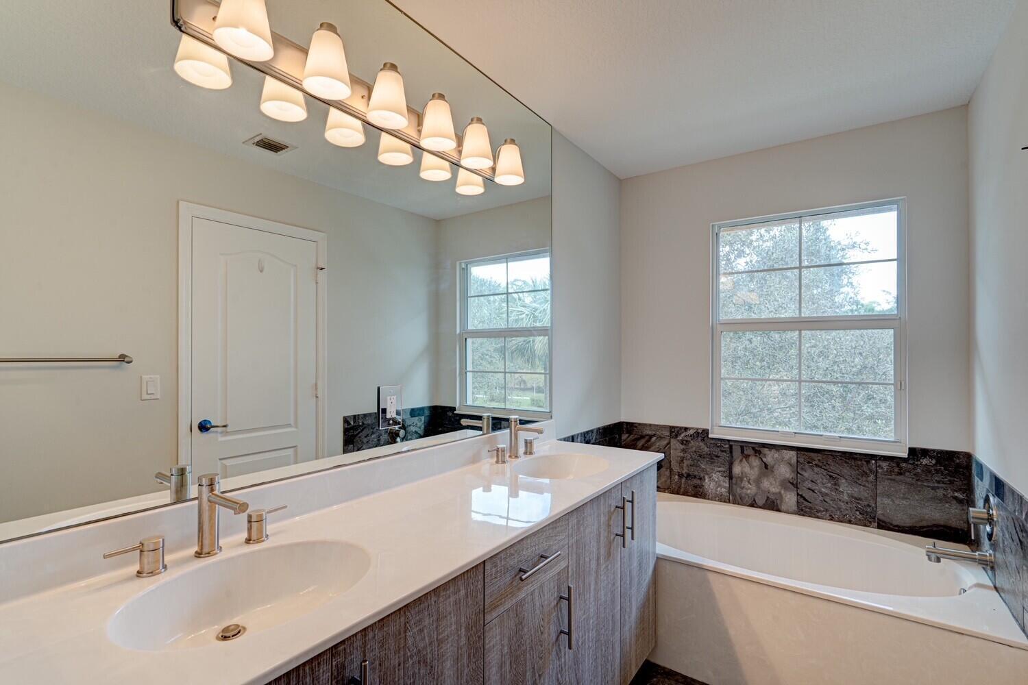 COLONY RESERVE AT LAKE WORTH - Residential Lease