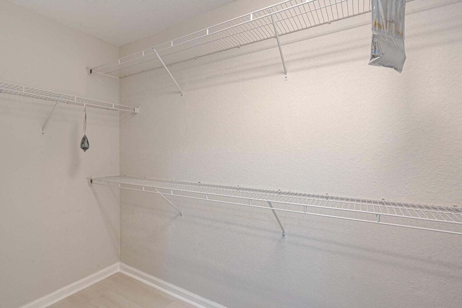 COLONY RESERVE AT LAKE WORTH - Residential Lease