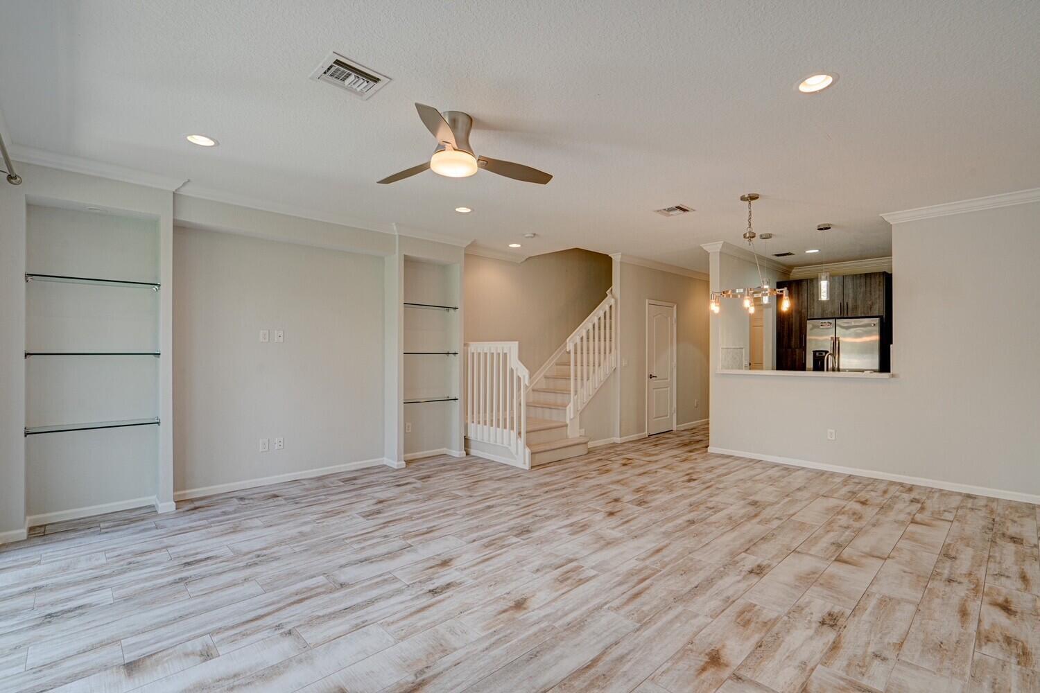 COLONY RESERVE AT LAKE WORTH - Residential Lease