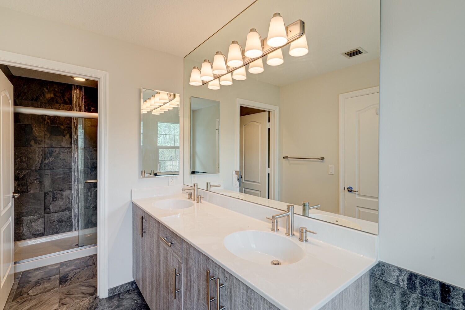 COLONY RESERVE AT LAKE WORTH - Residential Lease