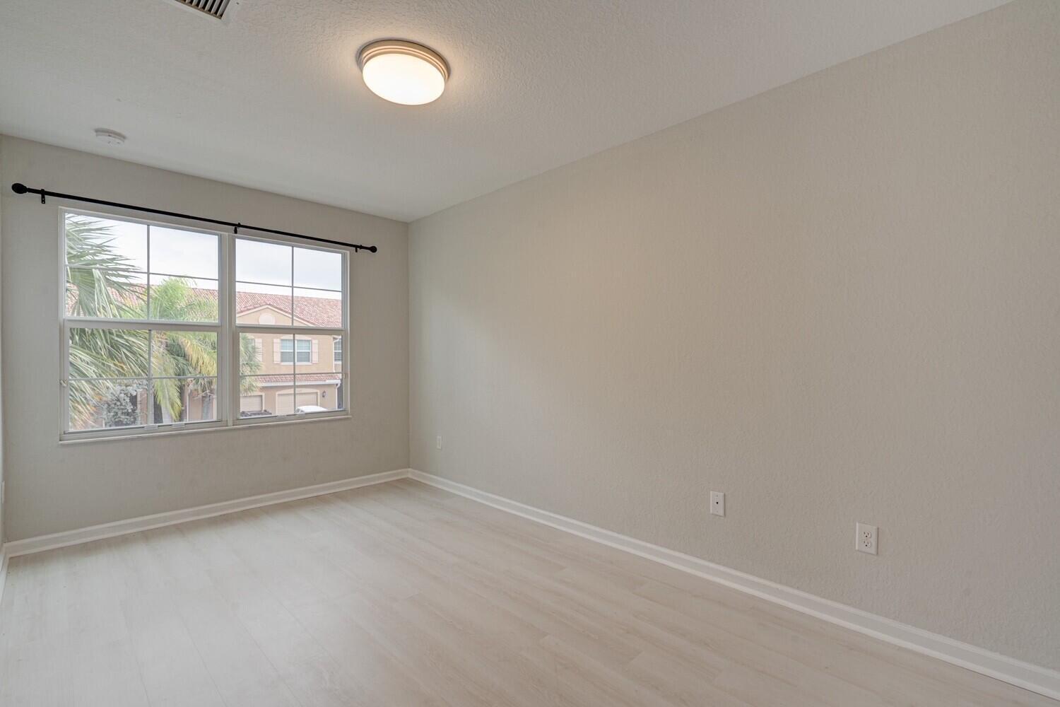 COLONY RESERVE AT LAKE WORTH - Residential Lease