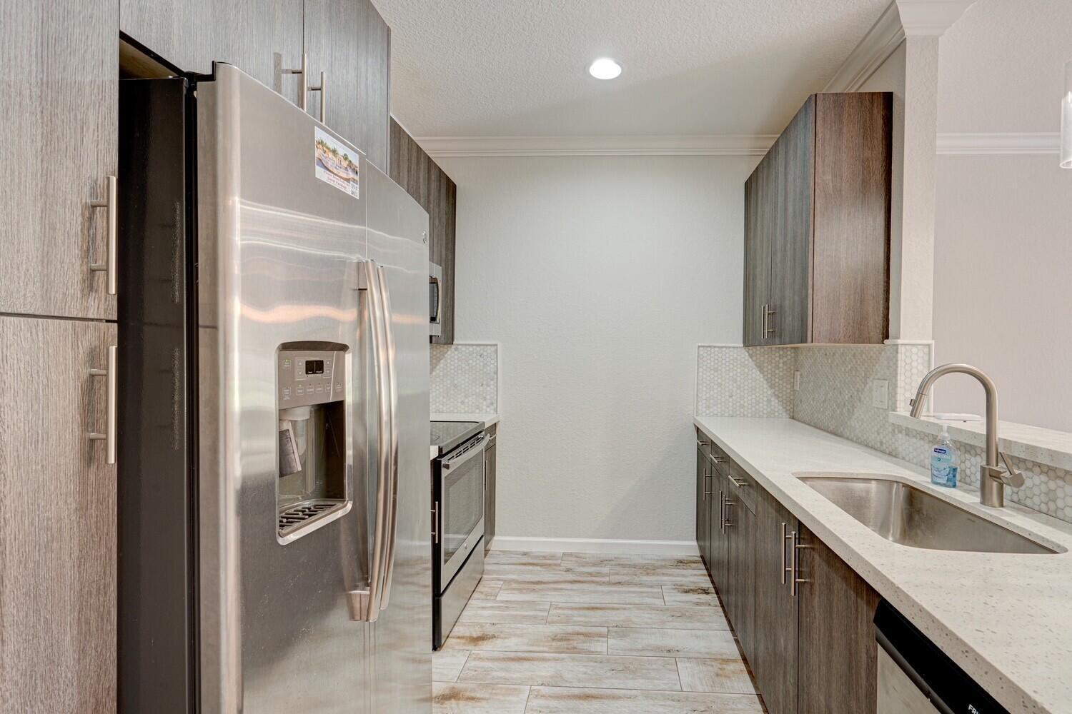 COLONY RESERVE AT LAKE WORTH - Residential Lease