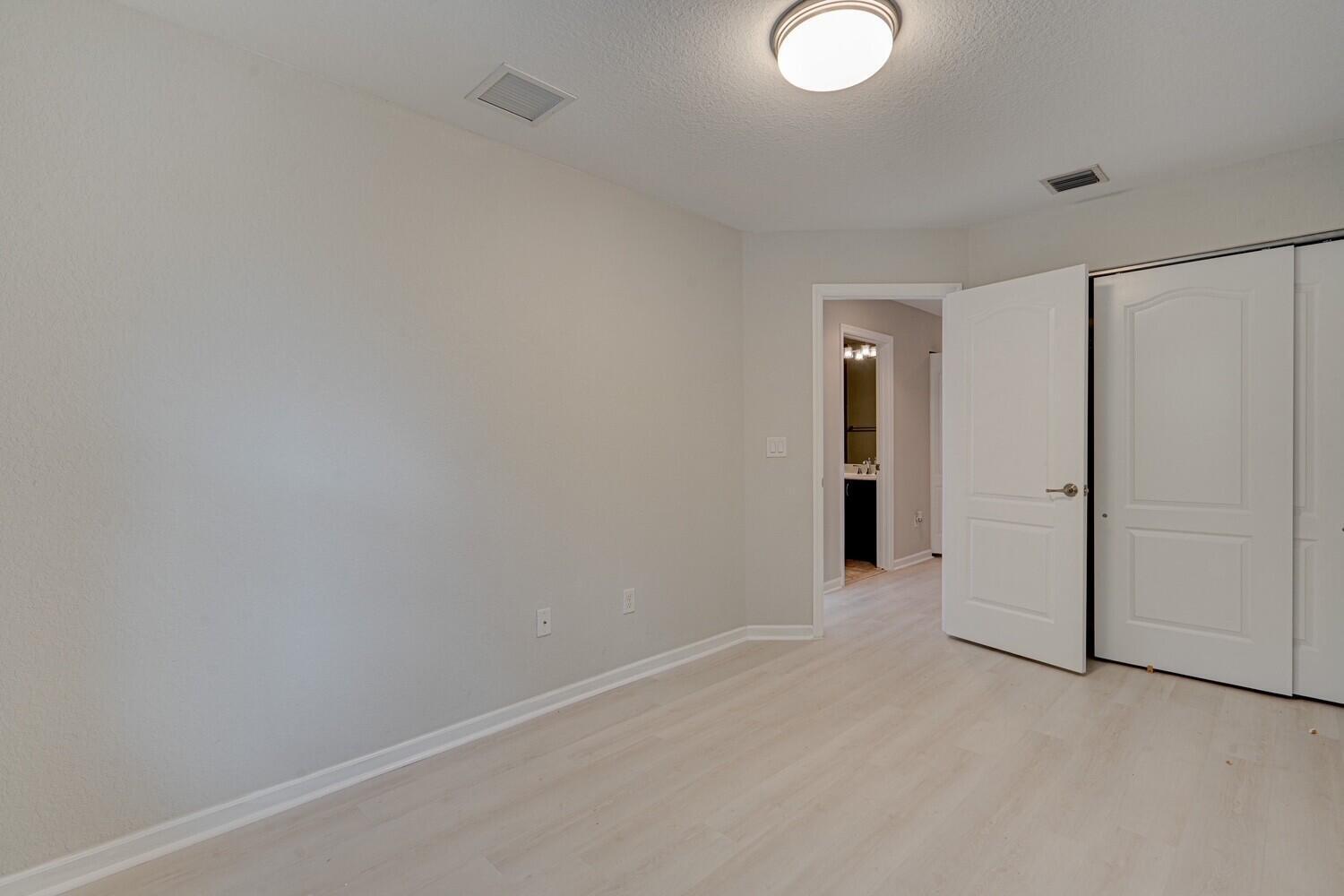 COLONY RESERVE AT LAKE WORTH - Residential Lease
