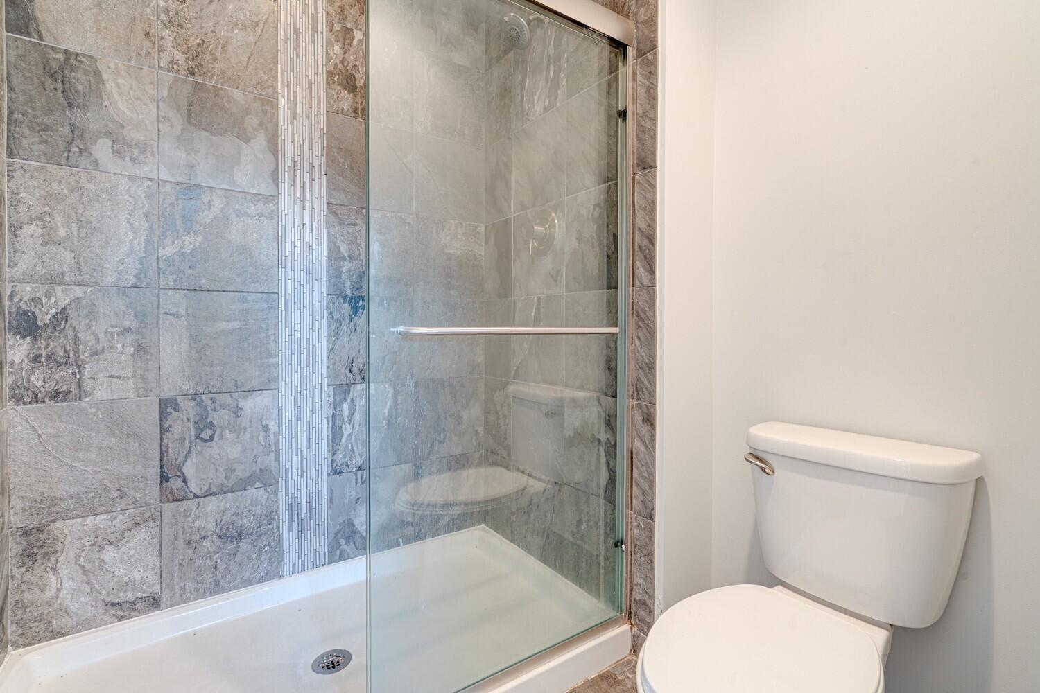 COLONY RESERVE AT LAKE WORTH - Residential Lease