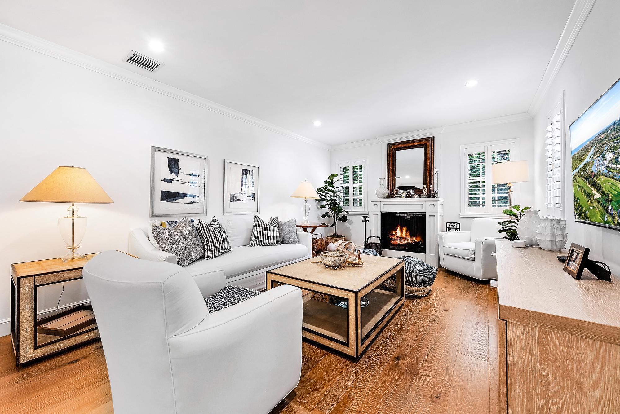 ESSEX LANE IN - Residential