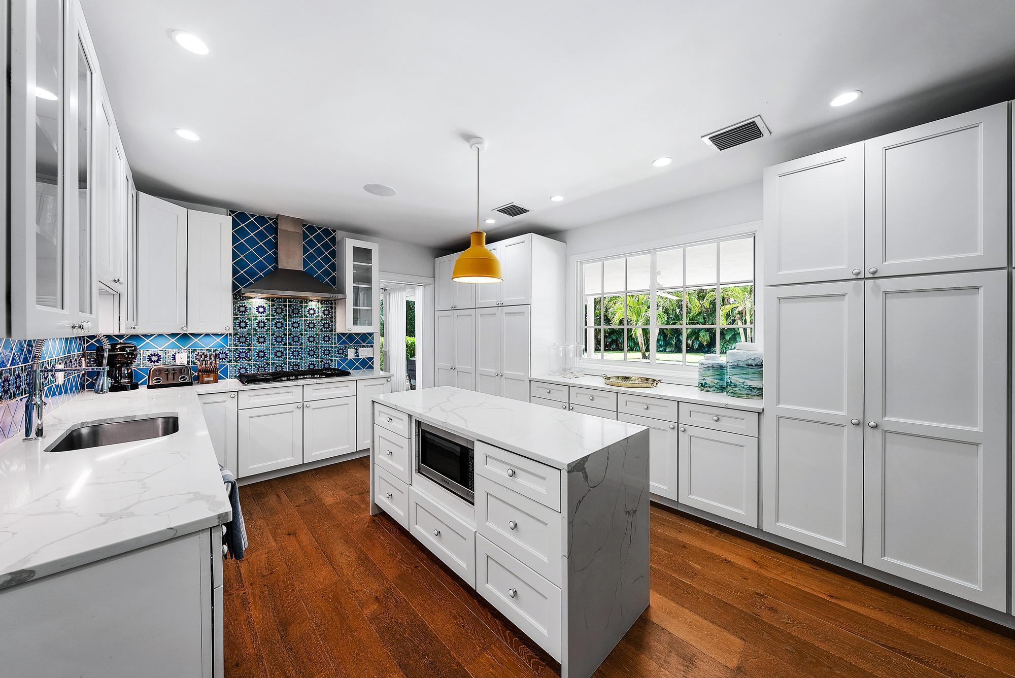 ESSEX LANE IN - Residential