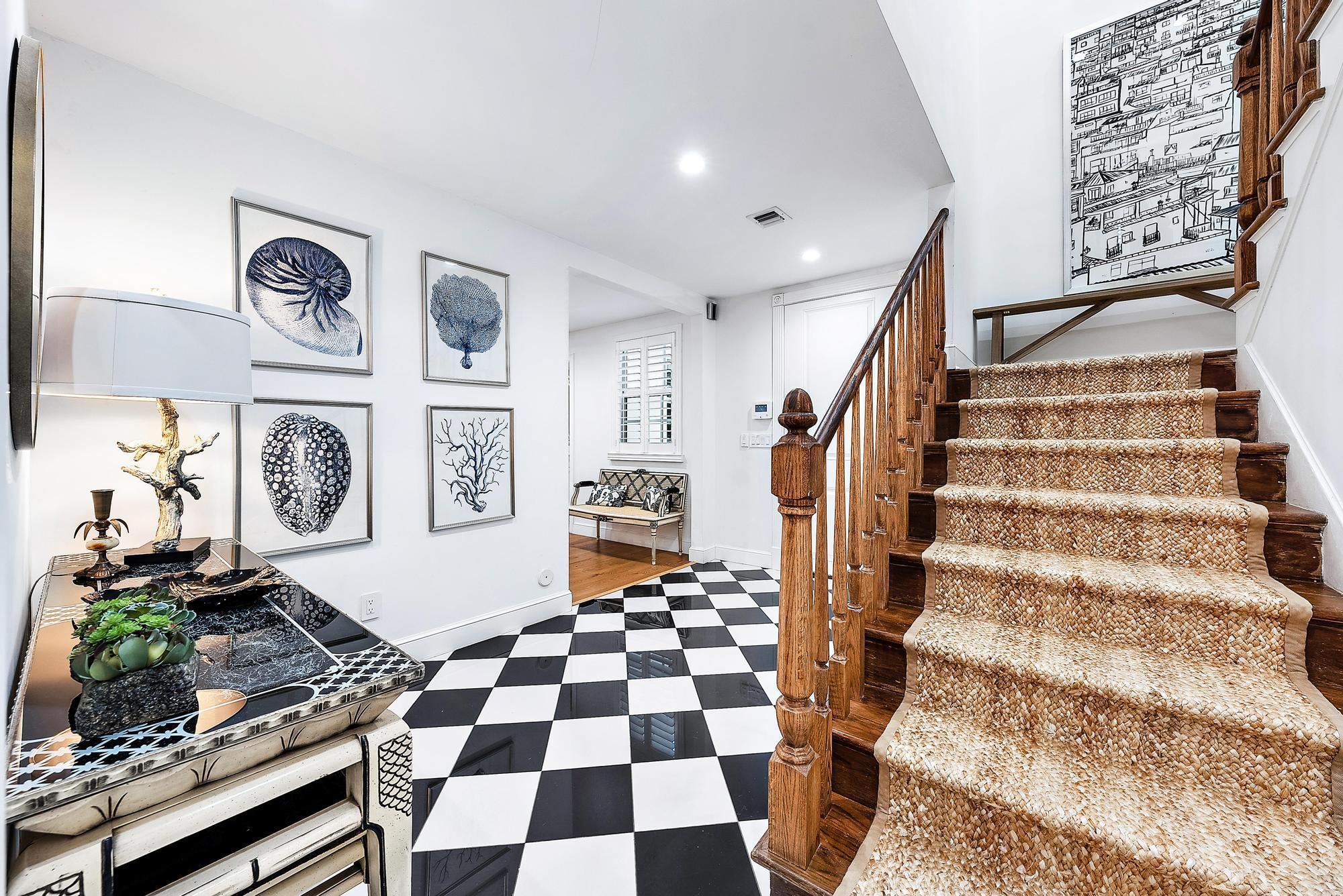 ESSEX LANE IN - Residential