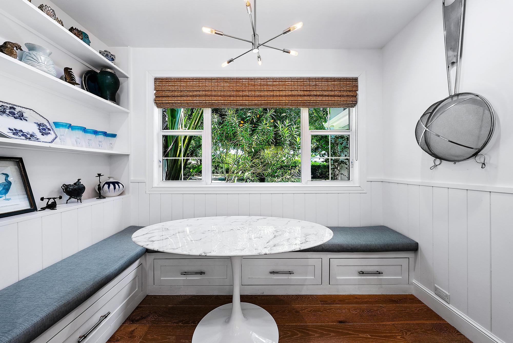 ESSEX LANE IN - Residential