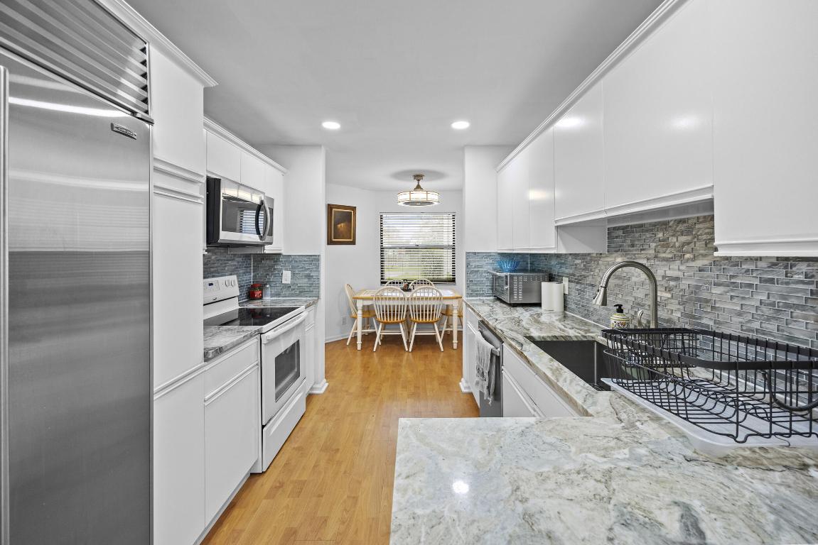 WOODBRIDGE LAKES - Residential