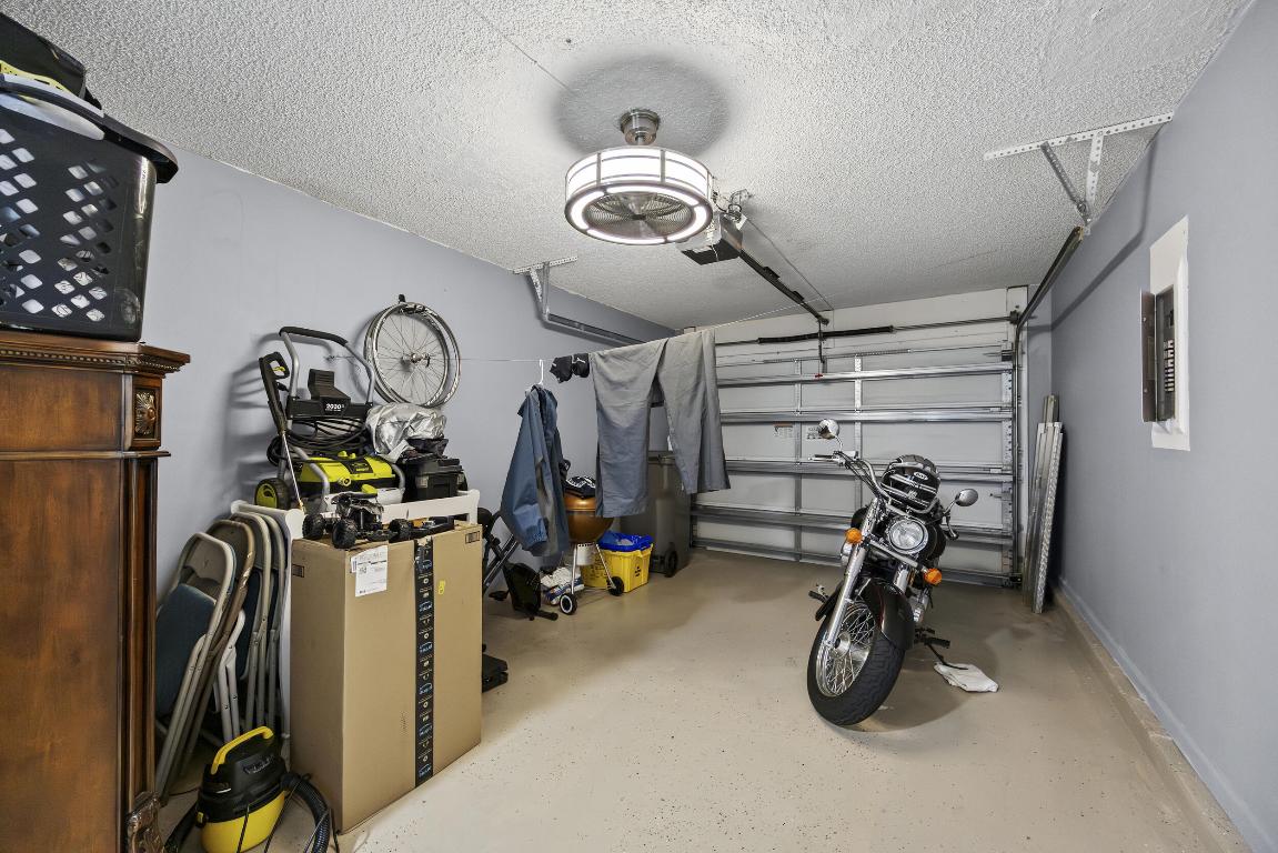 WOODBRIDGE LAKES - Residential