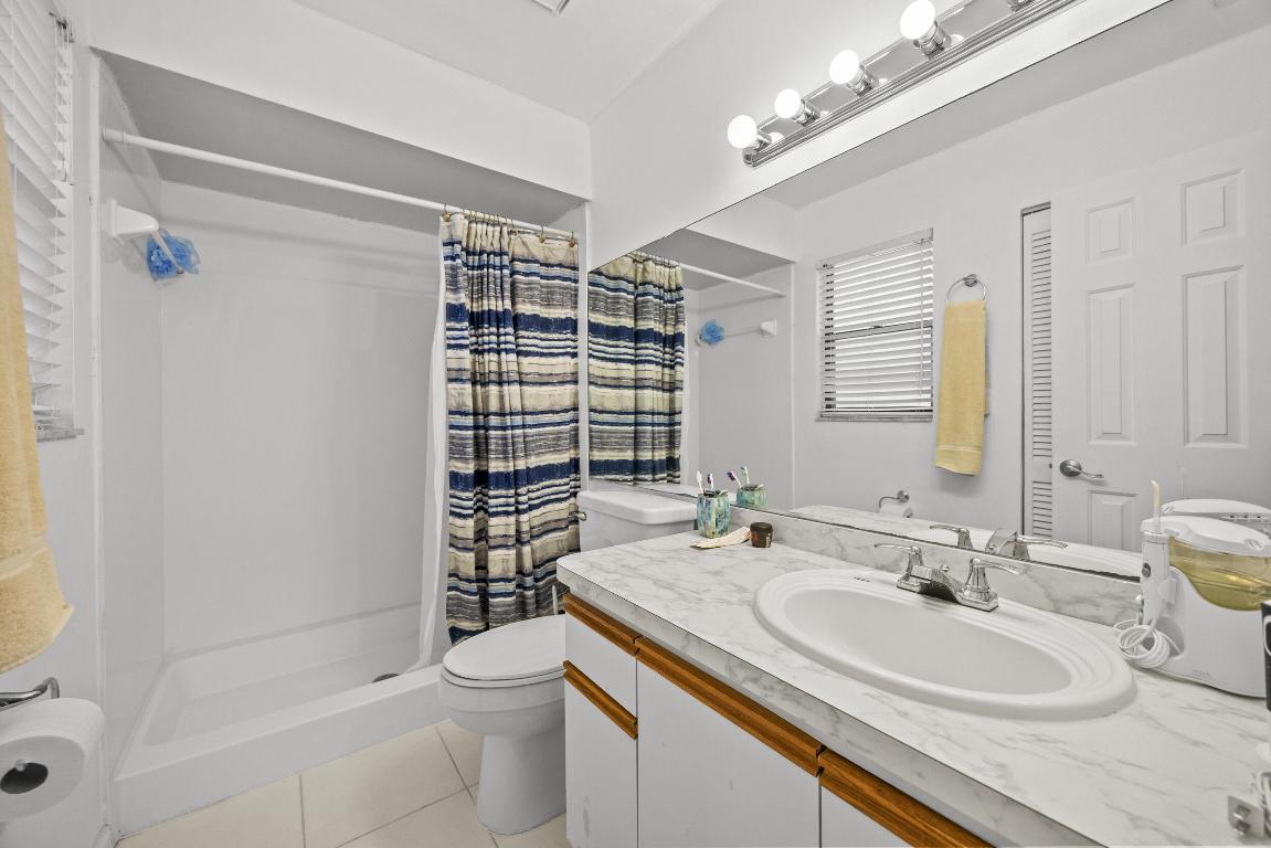 WOODBRIDGE LAKES - Residential