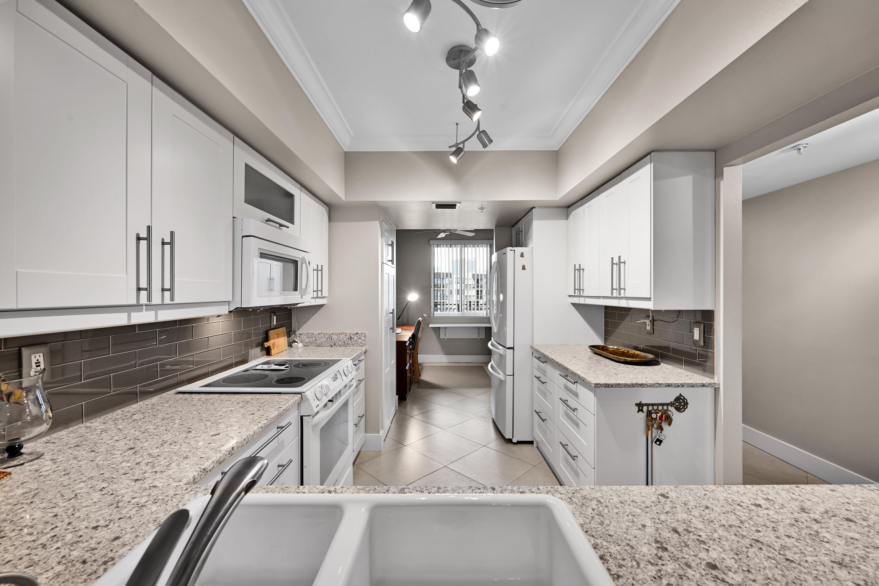 POINTE @ POMPANO BEACH CONDO - Residential