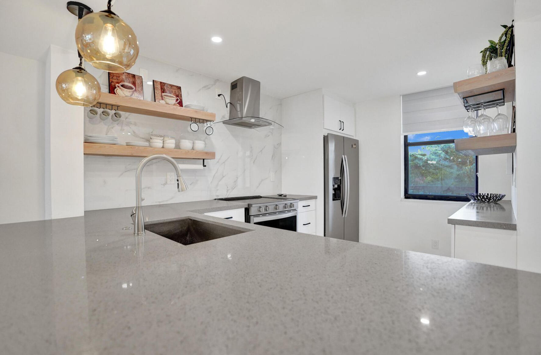 APPLEWOOD VILLAGE II-F CONDO - Residential