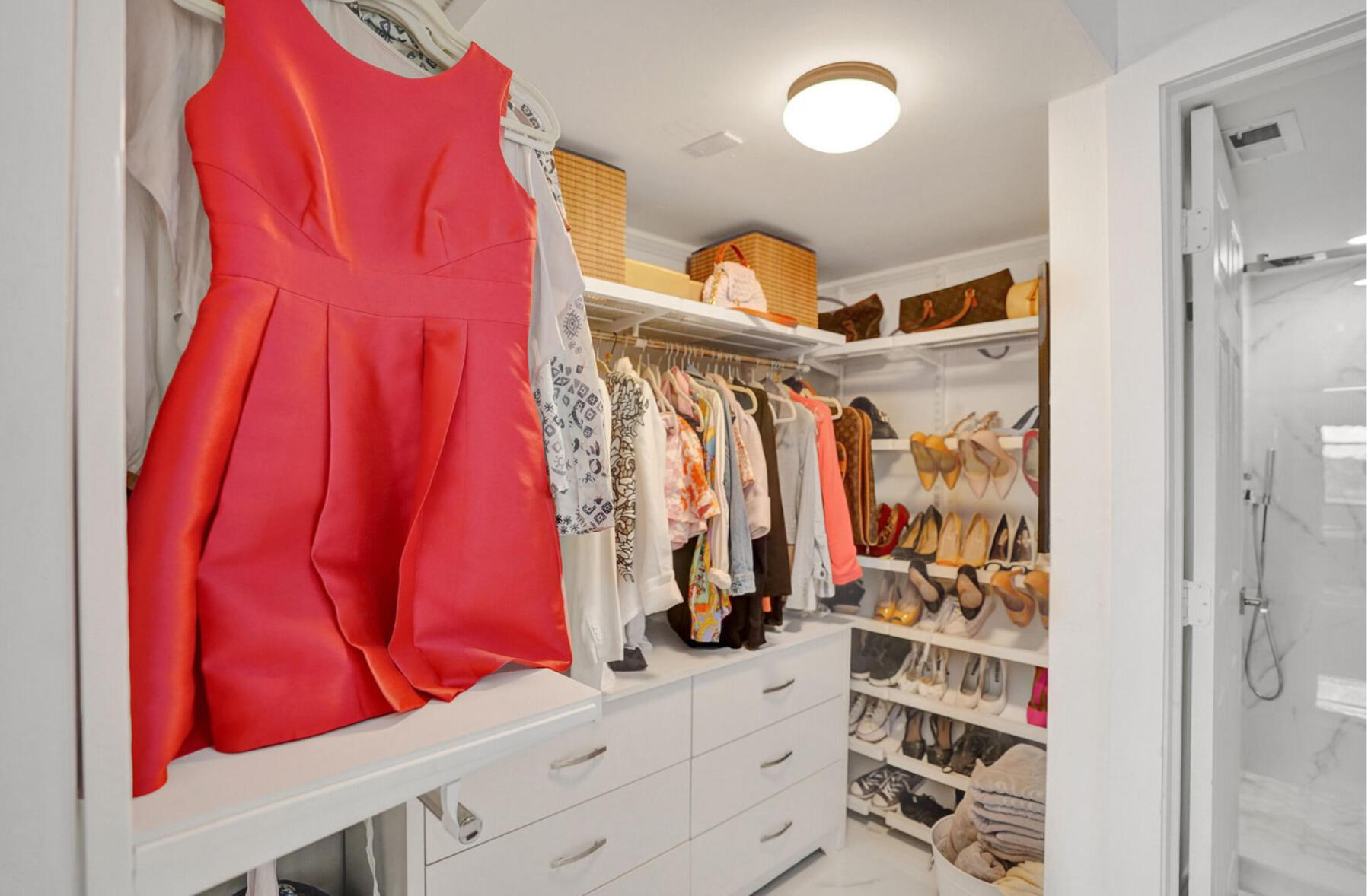 APPLEWOOD VILLAGE II-F CONDO - Residential