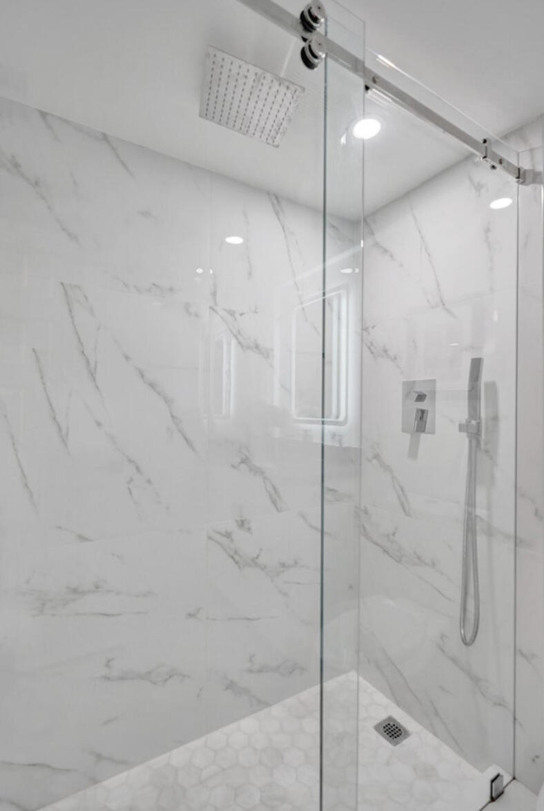 APPLEWOOD VILLAGE II-F CONDO - Residential