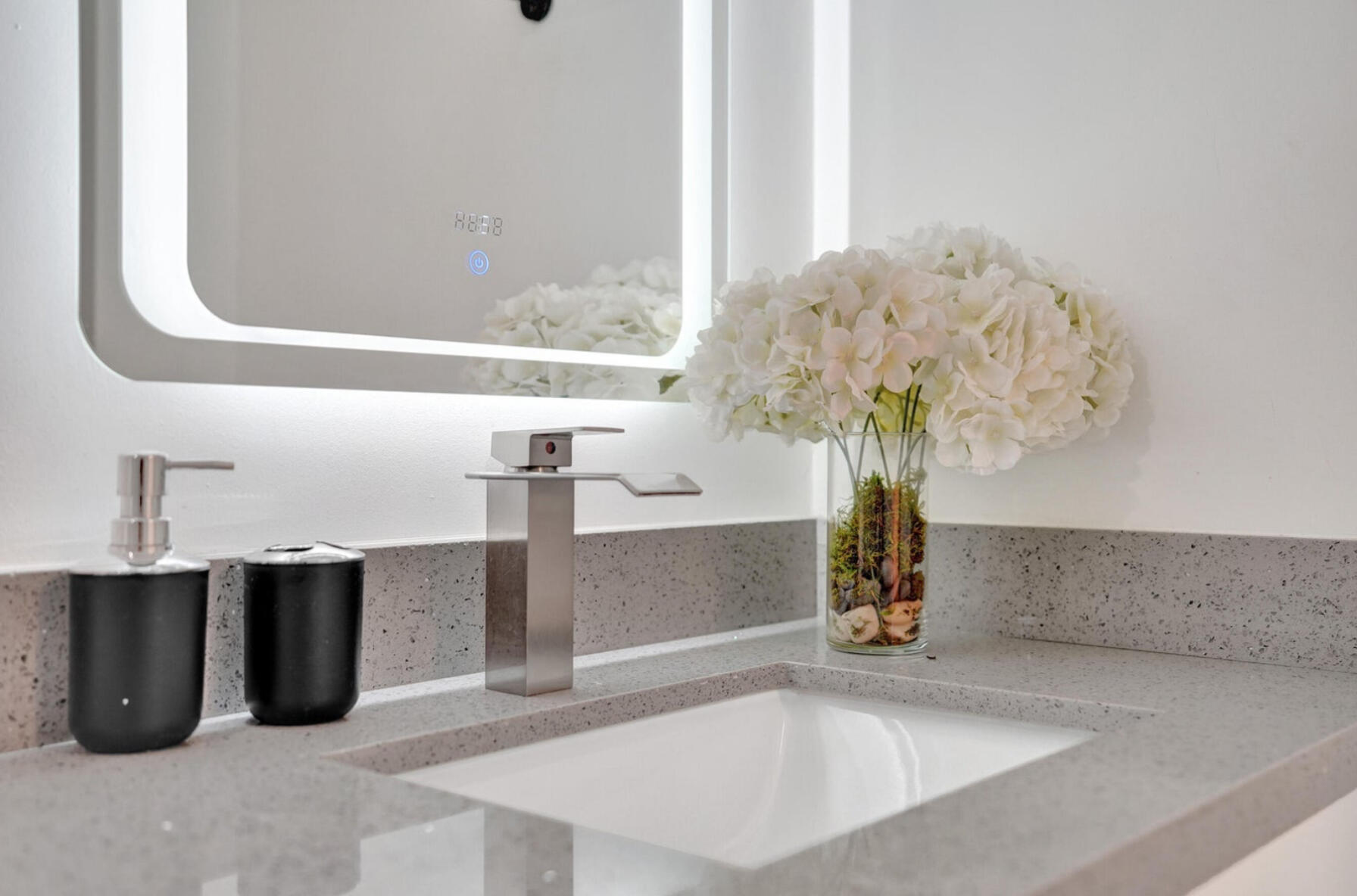 APPLEWOOD VILLAGE II-F CONDO - Residential