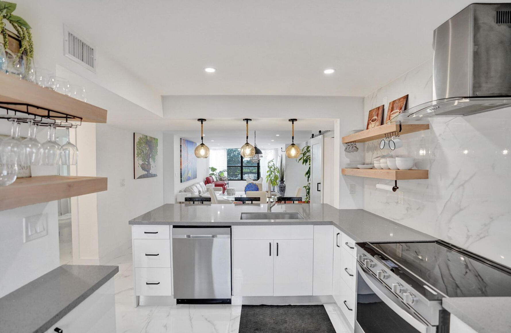 APPLEWOOD VILLAGE II-F CONDO - Residential