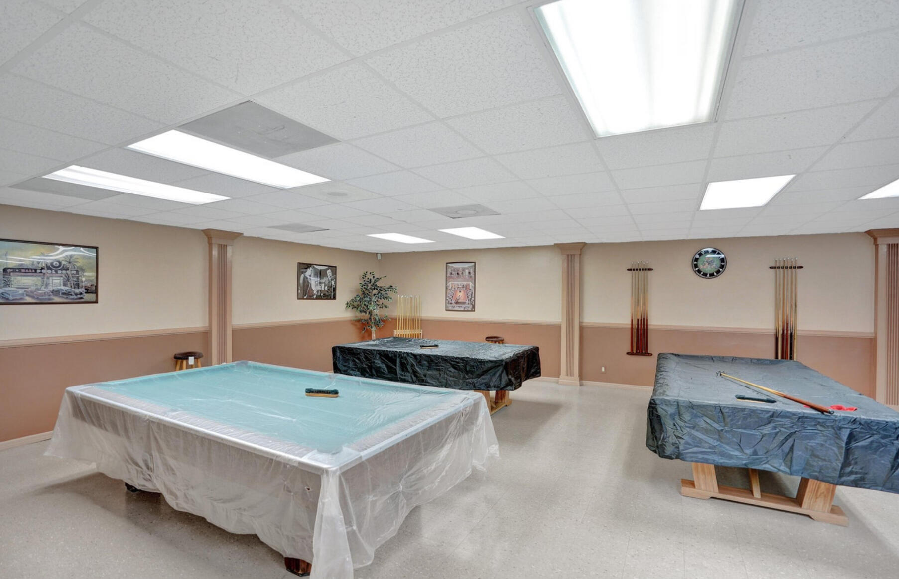 APPLEWOOD VILLAGE II-F CONDO - Residential