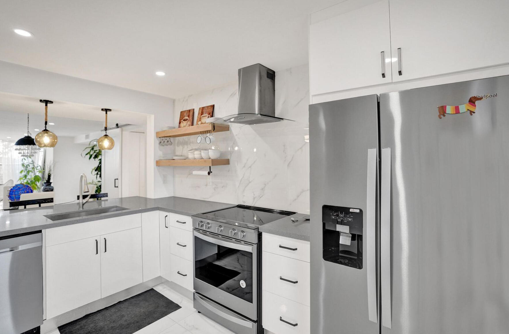 APPLEWOOD VILLAGE II-F CONDO - Residential