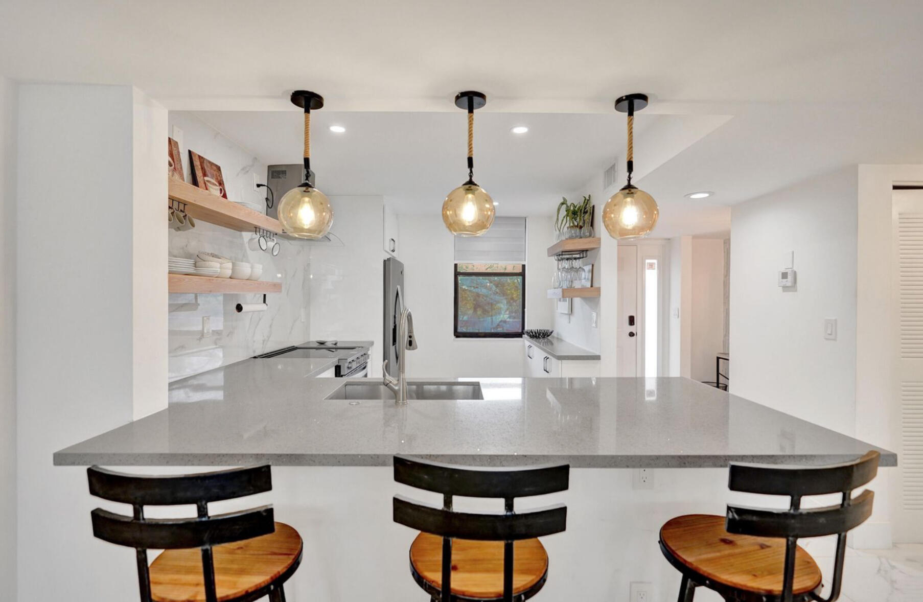 APPLEWOOD VILLAGE II-F CONDO - Residential