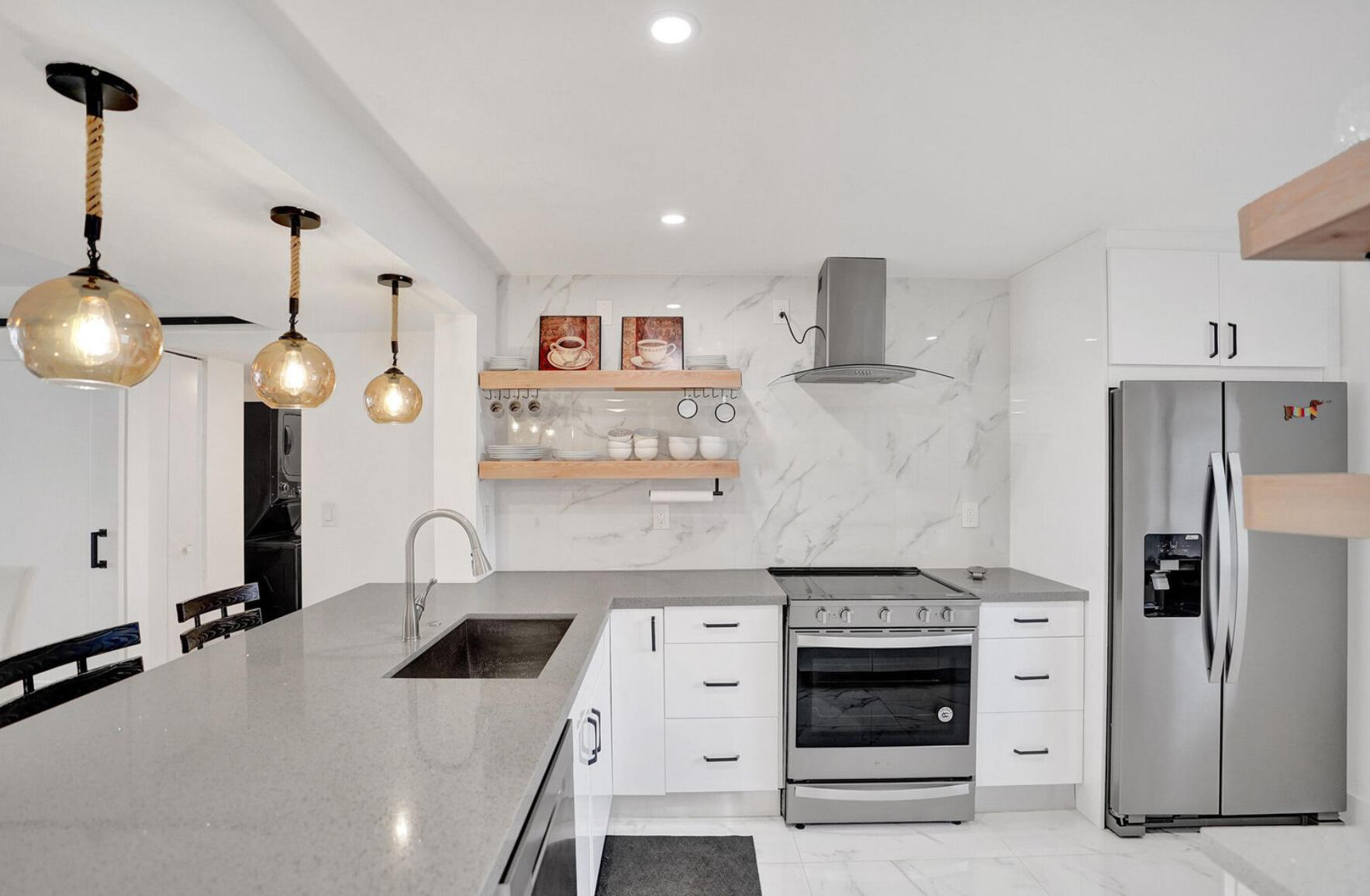 APPLEWOOD VILLAGE II-F CONDO - Residential