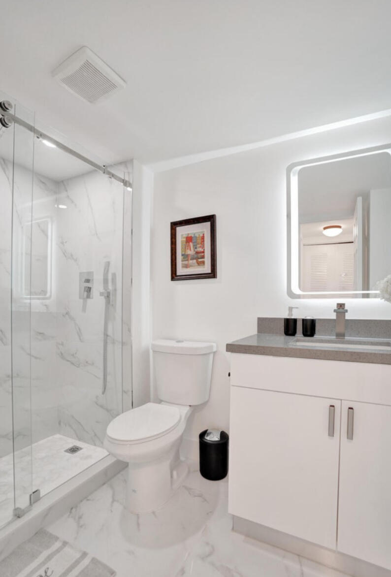 APPLEWOOD VILLAGE II-F CONDO - Residential