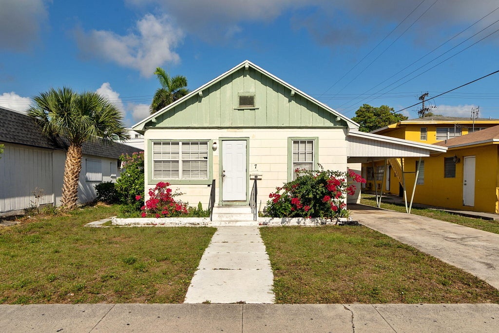 Photo of 7 N C Street, Lake Worth Beach, FL 33460 (MLS # B26091463)