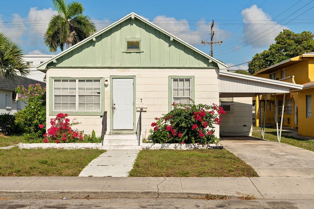 Photo of 7 N C Street, Lake Worth Beach, FL 33460 (MLS # B26091463)