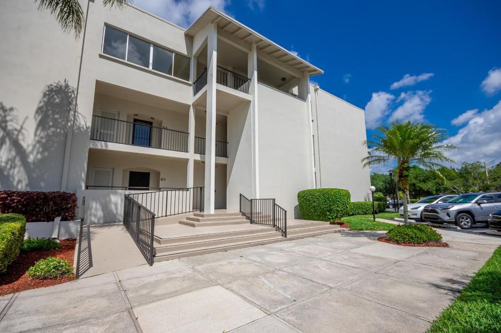 Photo of 11811 Avenue Of The Pga #5-1f, Palm Beach Gardens, FL 33418 (MLS # R11076118)
