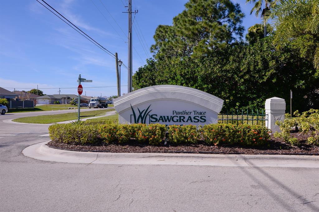 SAWGRASS LAKES - Residential