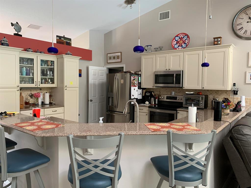 SAWGRASS LAKES - Residential