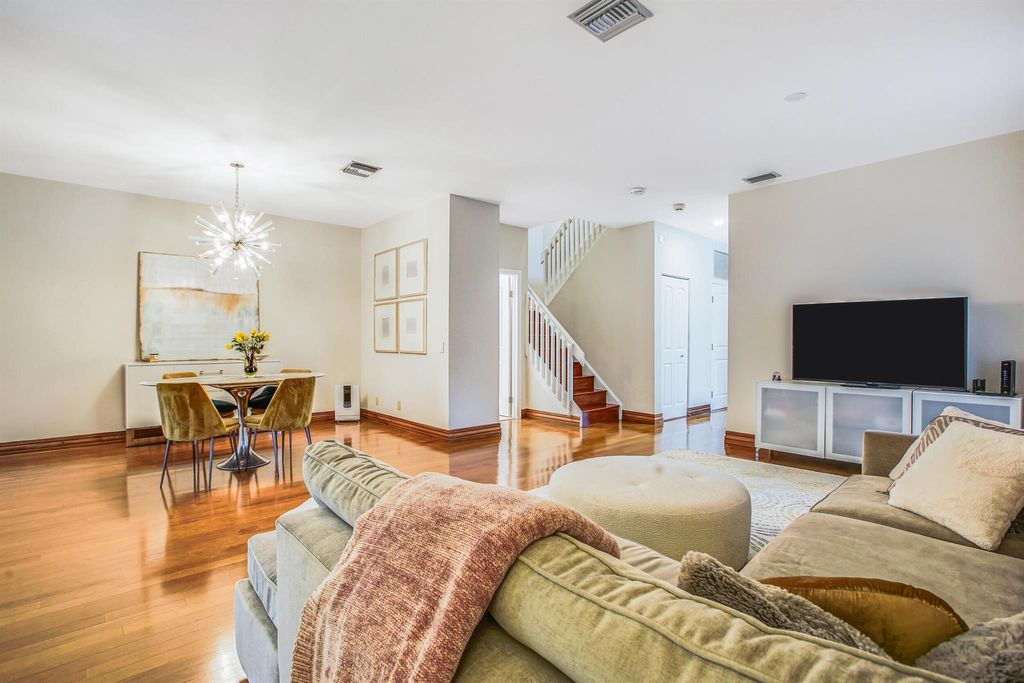 Photo of 6846 Via Regina, Boca Raton, FL 33433 (MLS # R11094816)