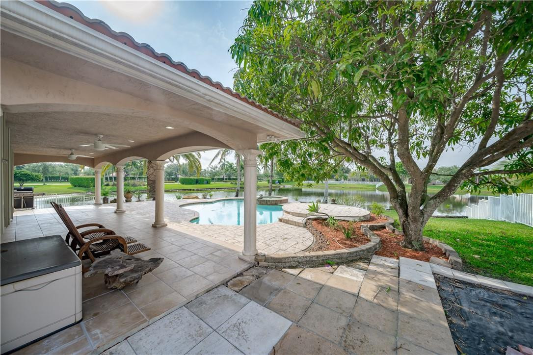 PEMBROKE FALLS PH 6 - Residential