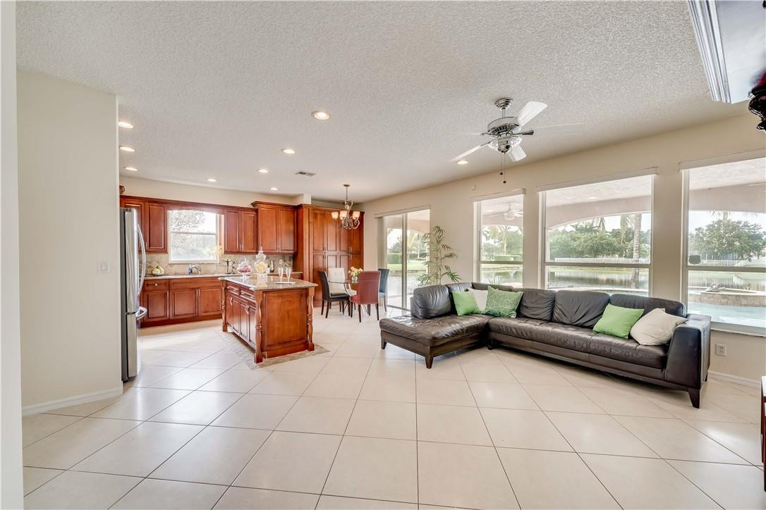 PEMBROKE FALLS PH 6 - Residential