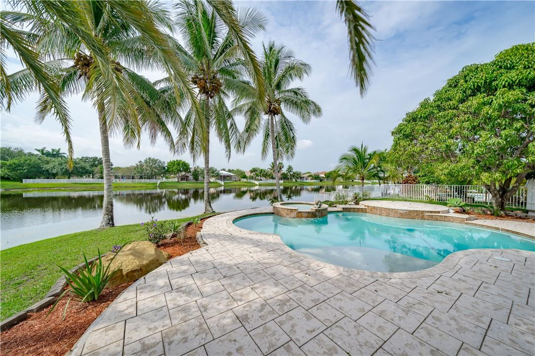 PEMBROKE FALLS PH 6 - Residential