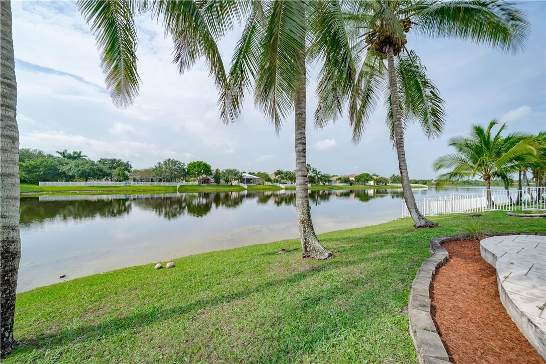 PEMBROKE FALLS PH 6 - Residential