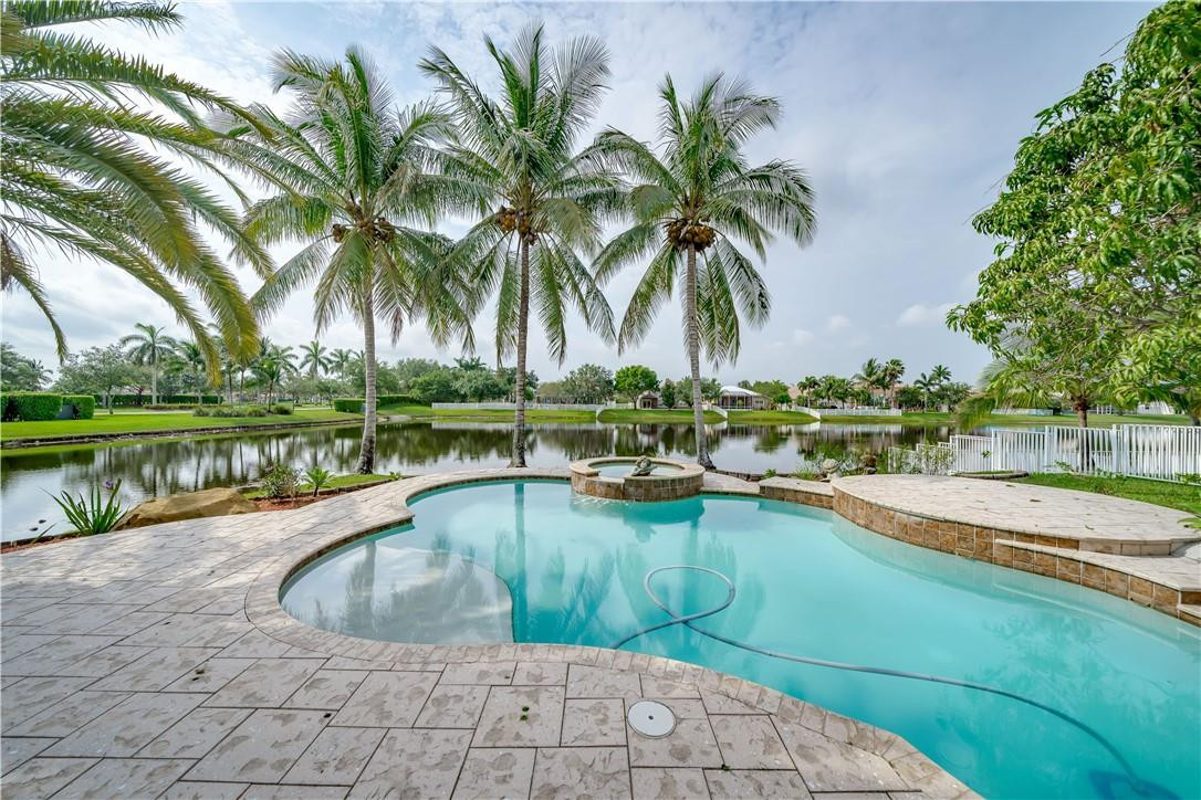 PEMBROKE FALLS PH 6 - Residential